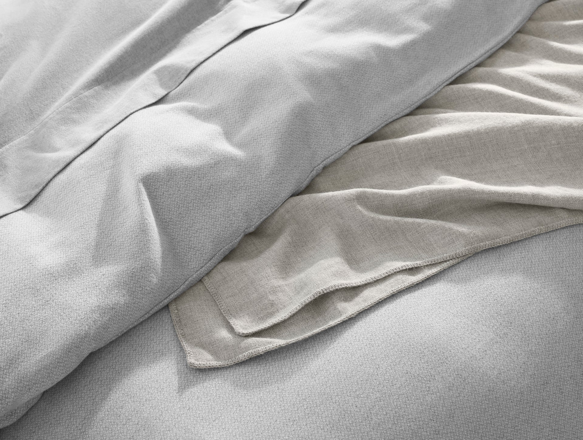 Coyuchi Full Queen Pale Gray Heather Texture Cloud Brushed Organic Flannel Duvet Cover