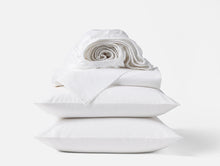 Load image into Gallery viewer, Vista Embroidered Organic Percale Sheet Set